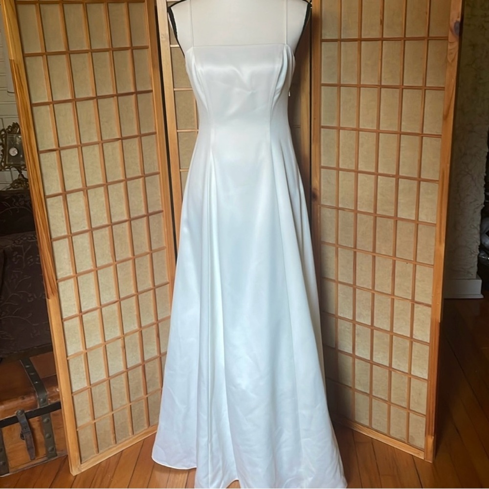 NiKI by Niki Lavis Gown Dress White Satin Formal Wedding Gown Dress